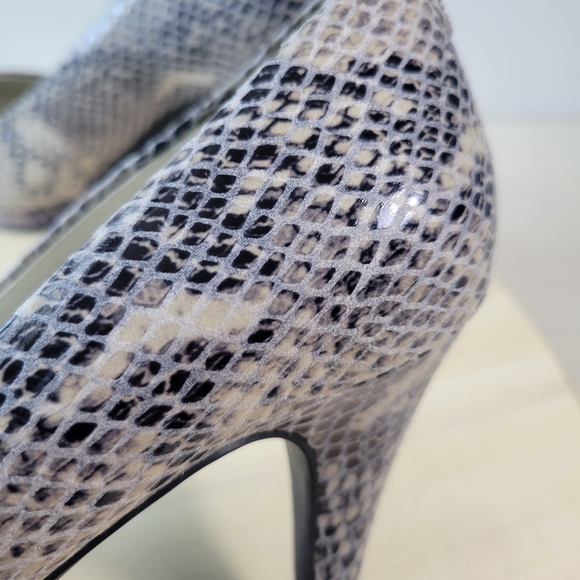 Anne Klein Akdalan Snakeskin High Heel Shoes Womens Size 10 - Picture 11 of 11